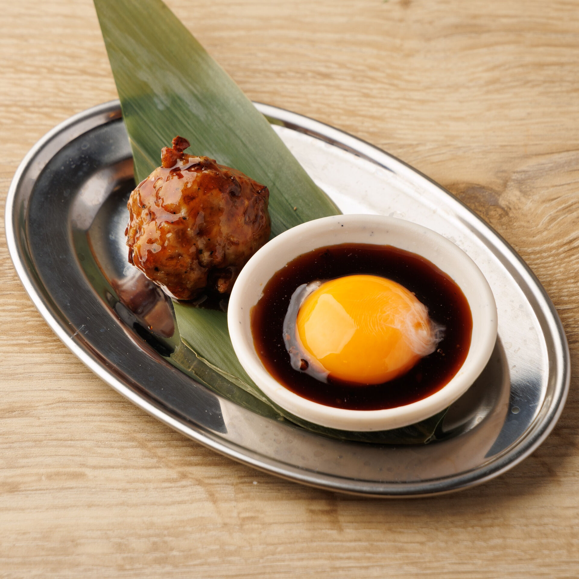 鍋と焼き鳥が楽しめるお店で、特におすすめなのがてづくりの牛タ