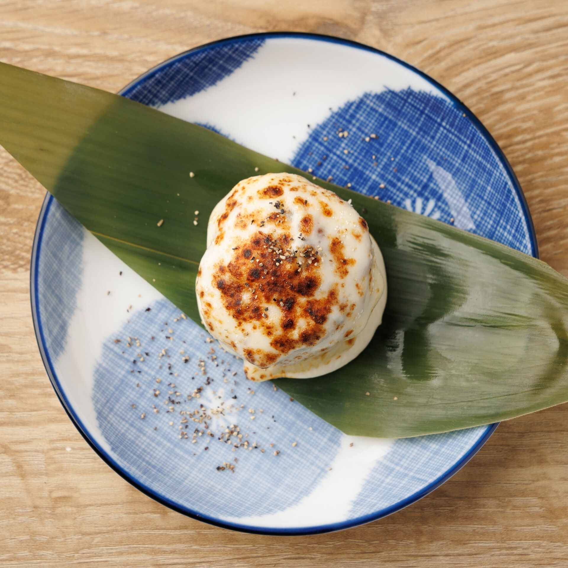 鍋と焼き鳥が楽しめるお店で、特におすすめなのがてづくりの牛タ