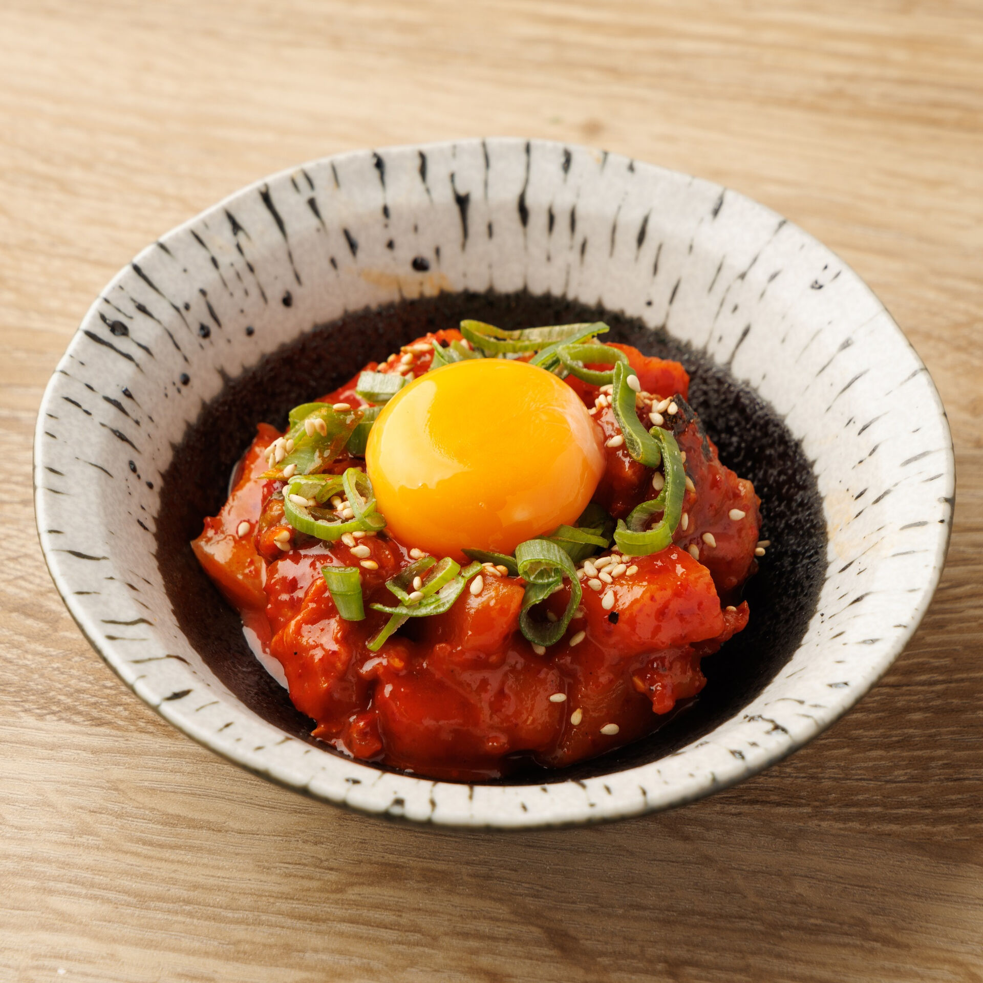 新しいお気に入りの飲みスポットを探してるなら、ここ、鍋と焼き