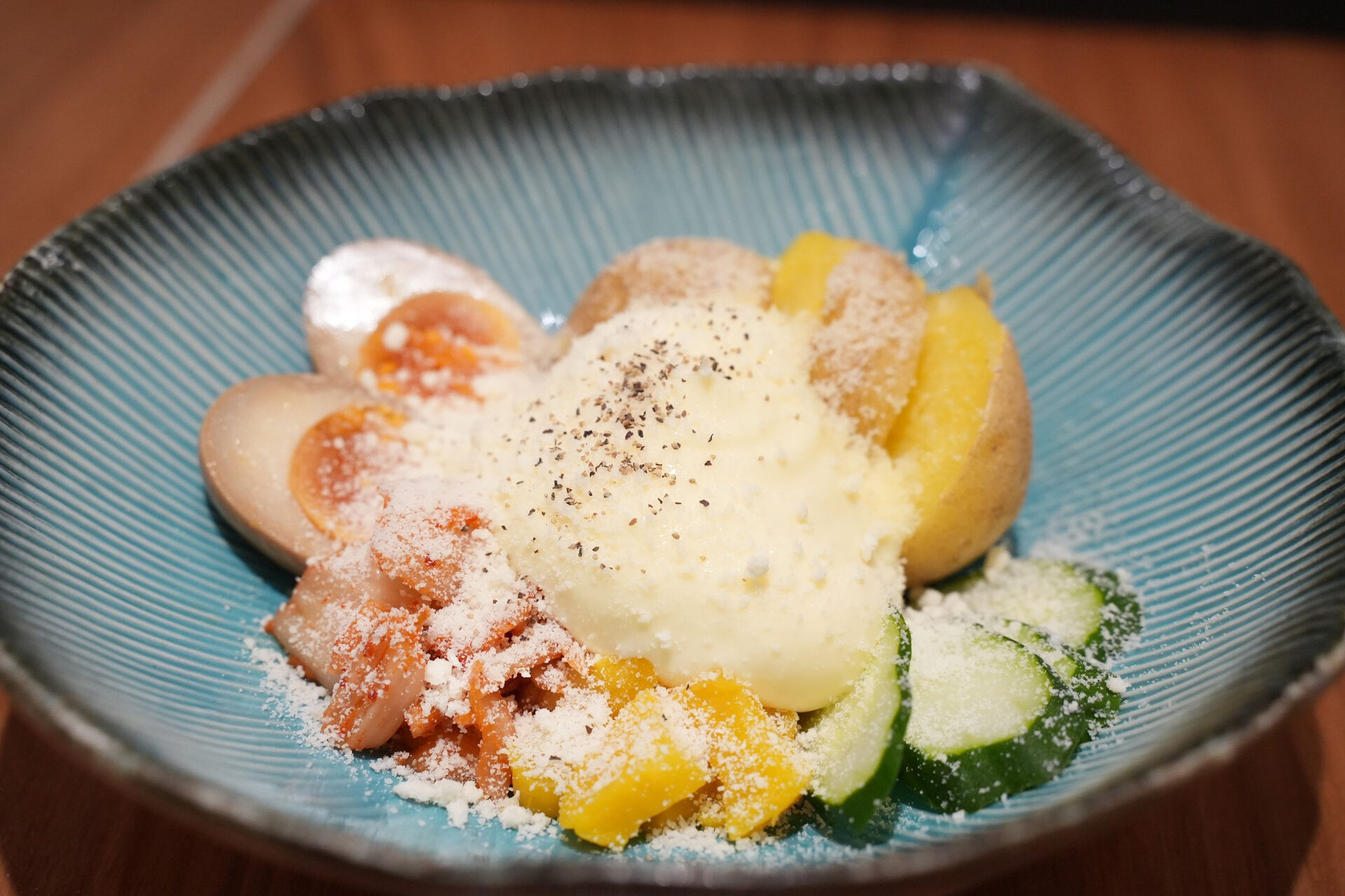 川崎の中心部に位置する鶏武者川崎店で、心温まるお食事や飲み会