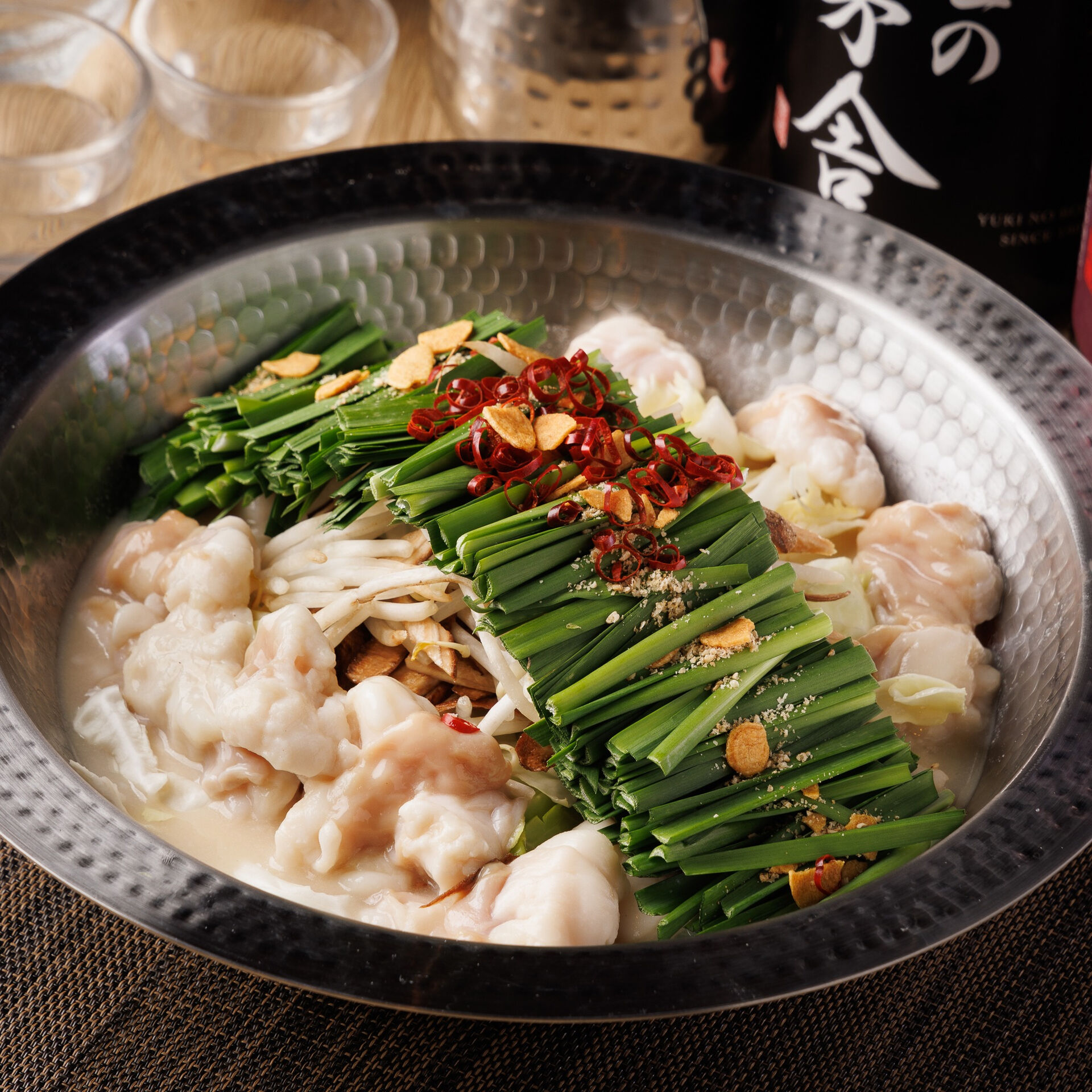 こちらの居酒屋では、一日一日心を込めて手打ちした焼き鳥がおす
